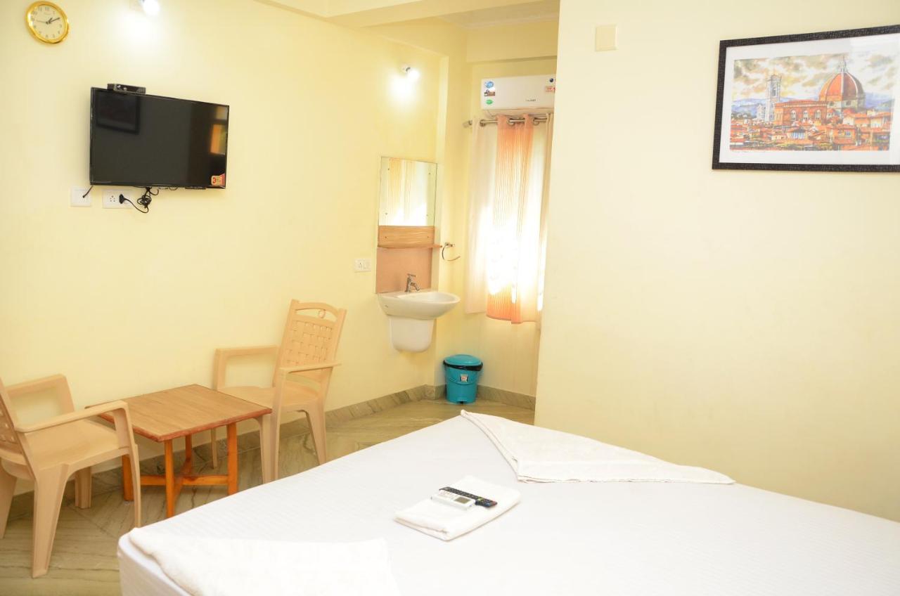 Hôtel Hari Iyer Residency à Tiruchchendūr Extérieur photo