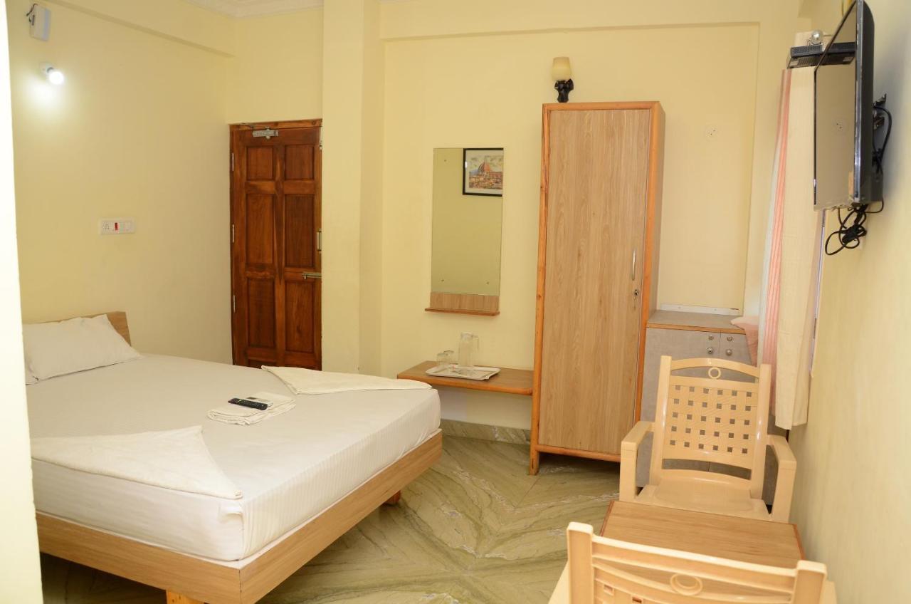 Hôtel Hari Iyer Residency à Tiruchchendūr Extérieur photo