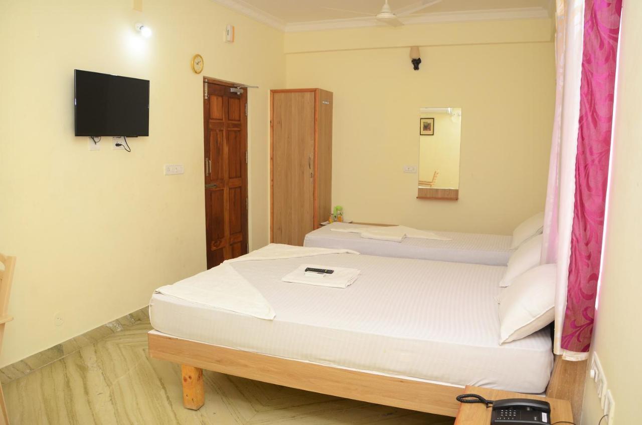 Hôtel Hari Iyer Residency à Tiruchchendūr Extérieur photo