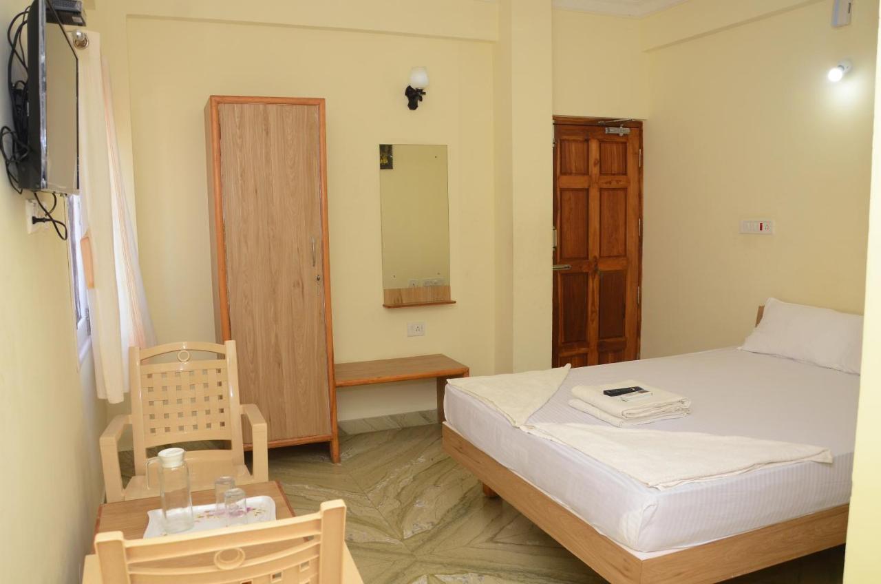 Hôtel Hari Iyer Residency à Tiruchchendūr Extérieur photo