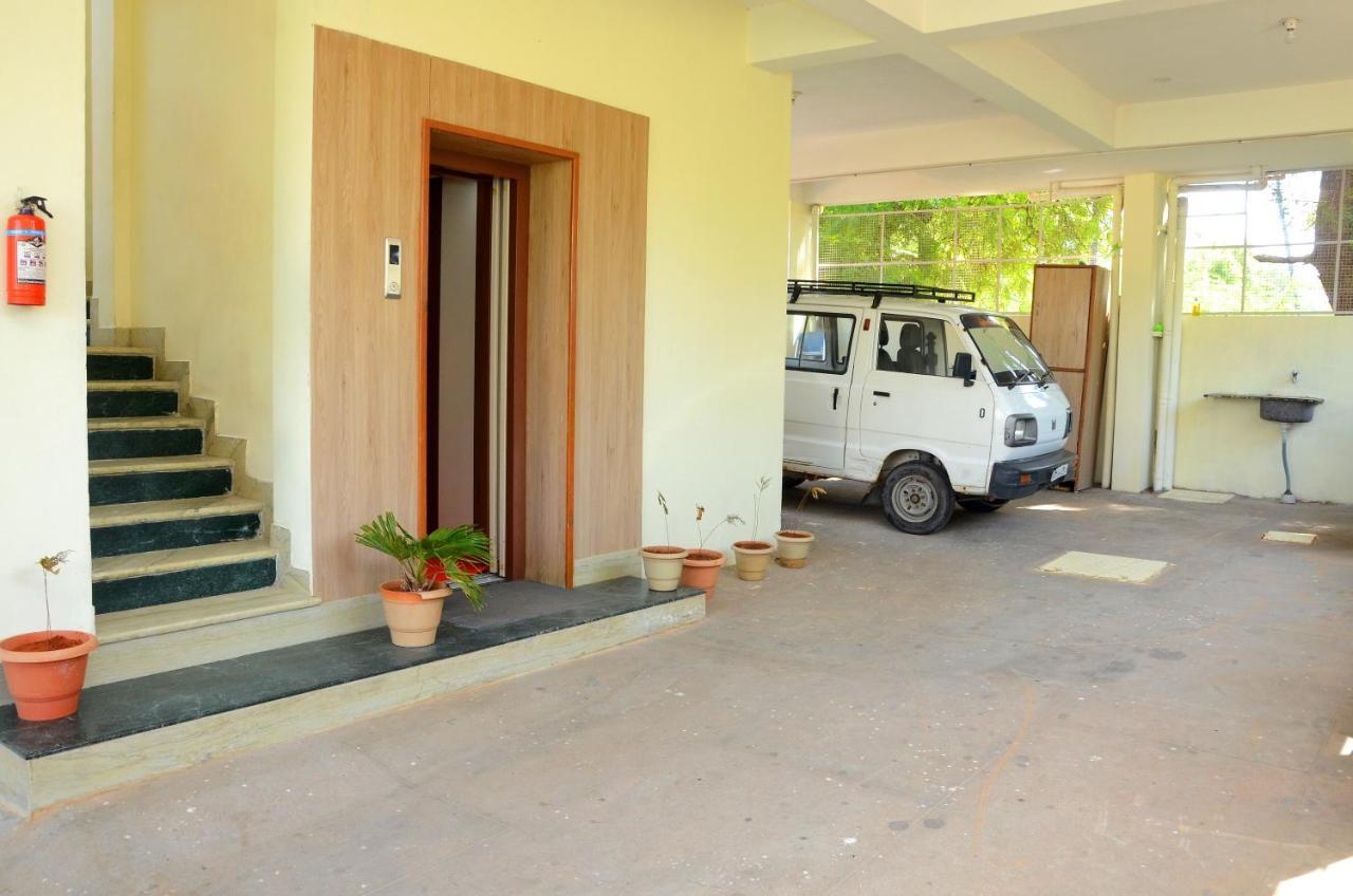 Hôtel Hari Iyer Residency à Tiruchchendūr Extérieur photo