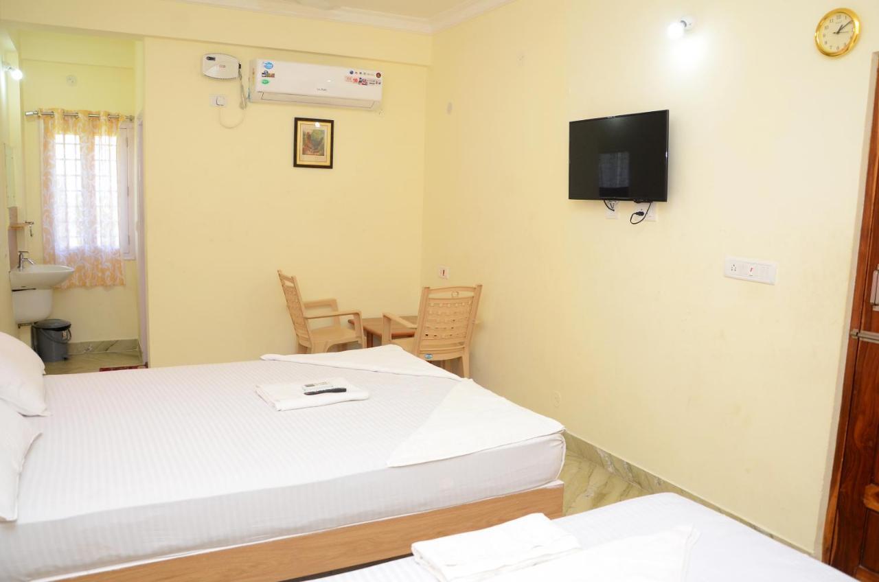 Hôtel Hari Iyer Residency à Tiruchchendūr Extérieur photo
